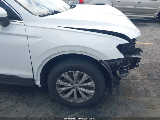 3VV3B7AX4KM153798 Volkswagen Tiguan 2.0t Se/2.0t Sel/2.0t Sel R-line/2.0t Sel R-line Black