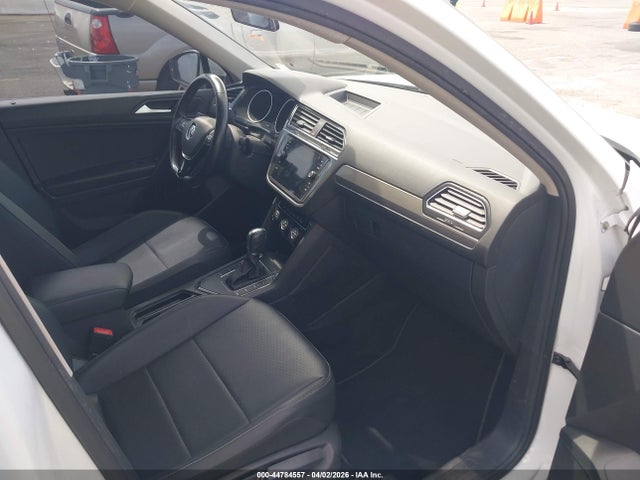 3VV3B7AX4KM153798 Volkswagen Tiguan 2.0t Se/2.0t Sel/2.0t Sel R-line/2.0t Sel R-line Black