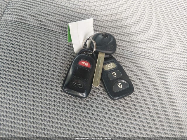 2013 Hyundai Veloster Base W/gray მანქანა იყიდება აუქციონზე, vin: KMHTC6AD7DU147709, აუქციონის ნომერი: 44784597