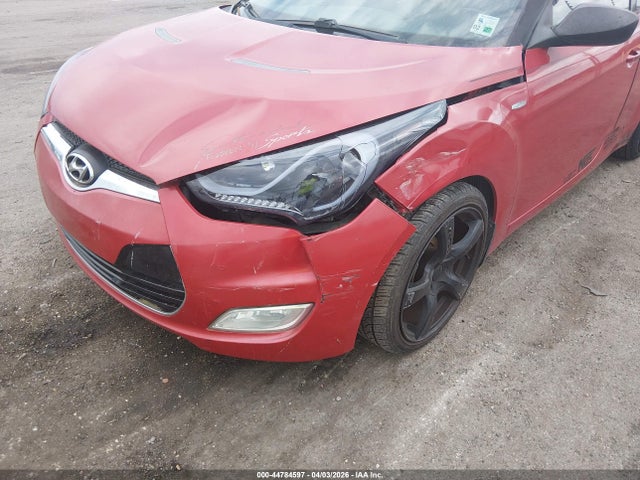 2013 Hyundai Veloster Base W/gray მანქანა იყიდება აუქციონზე, vin: KMHTC6AD7DU147709, აუქციონის ნომერი: 44784597