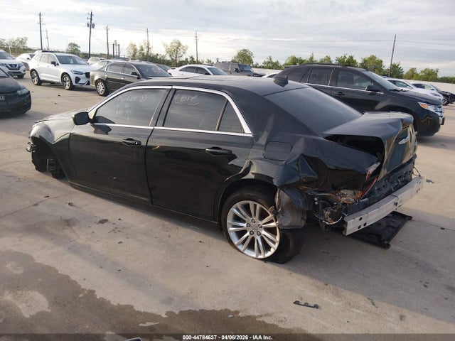 2017 Chrysler 300 Limited მანქანა იყიდება აუქციონზე, vin: 2C3CCAAG7HH577755, აუქციონის ნომერი: 44784637