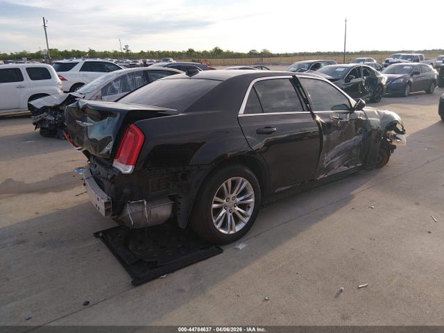 2017 Chrysler 300 Limited მანქანა იყიდება აუქციონზე, vin: 2C3CCAAG7HH577755, აუქციონის ნომერი: 44784637