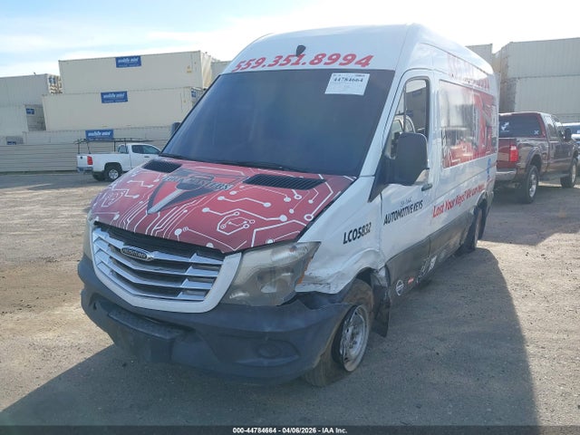 Freightliner Sprinter 2500 Standard Roof V6 2017 WDYPE7CD0HP376812 Image 2