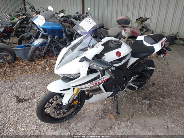 Honda CBR1000 RR 2026 JH2SC7719TK900287 Image 2