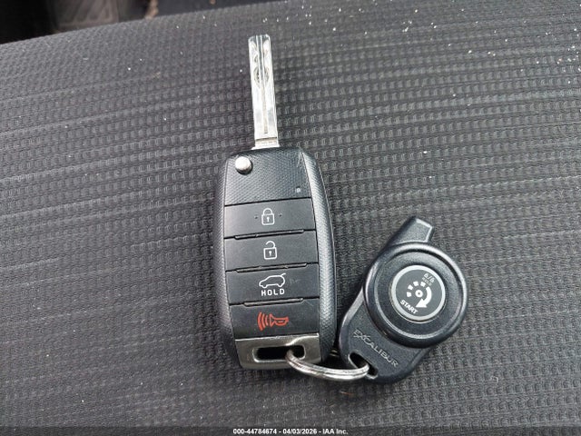 44784674 :رقم المزاد ، 5XYKT3A63FG646656 vin ، 2015 Kia Sorento Lx مزاد بيع