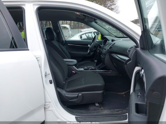 44784674 :رقم المزاد ، 5XYKT3A63FG646656 vin ، 2015 Kia Sorento Lx مزاد بيع