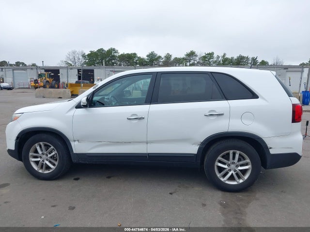 44784674 :رقم المزاد ، 5XYKT3A63FG646656 vin ، 2015 Kia Sorento Lx مزاد بيع