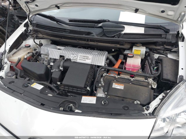 JTDKN3DUXF0480677 Toyota Prius Five