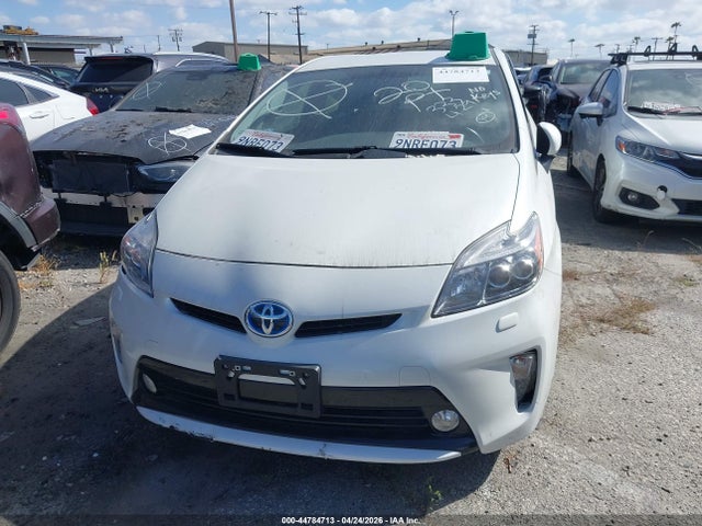 JTDKN3DUXF0480677 Toyota Prius Five