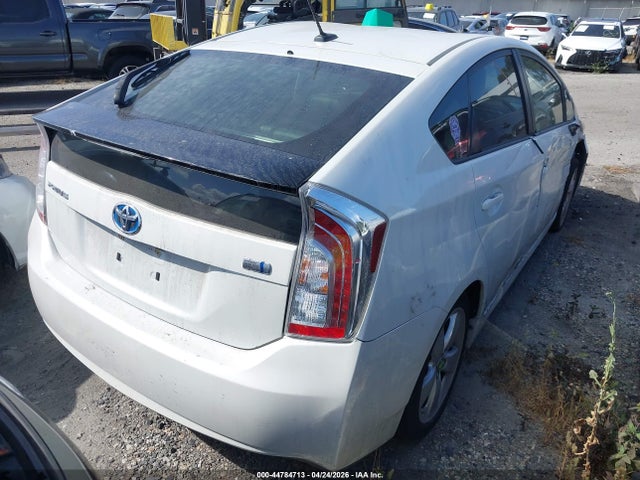 JTDKN3DUXF0480677 Toyota Prius Five