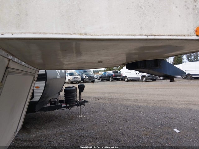 44784715 :رقم المزاد ، 1EC5D322712300435 vin ، 2001 Fleetwood Prowler Series M-32- مزاد بيع
