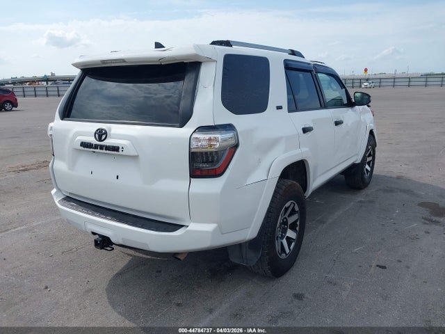 2023 TOYOTA 4RUNNER JTENU5JR1P6141277 Photo 3