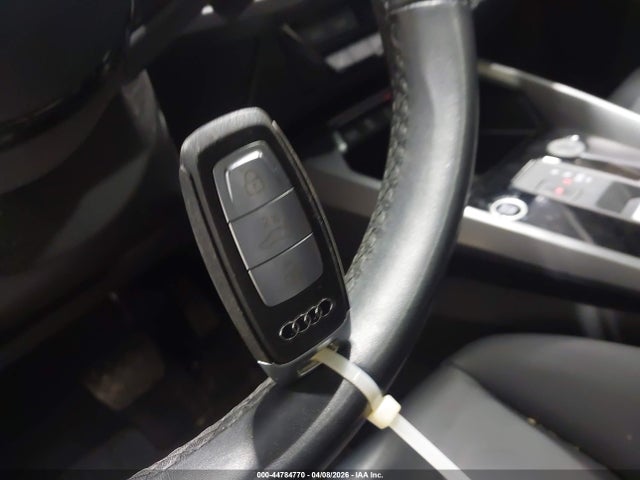 2024 Audi A3 Premium 40 Tfsi Front-wheel Drive S Tronic მანქანა იყიდება აუქციონზე, vin: WAUAUDGY1RA017289, აუქციონის ნომერი: 44784770