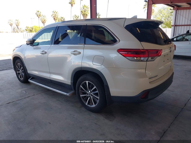 Продажа на аукционе авто 2019 Toyota Highlander Xle, vin: 5TDJZRFH0KS605714, номер лота: 44784801