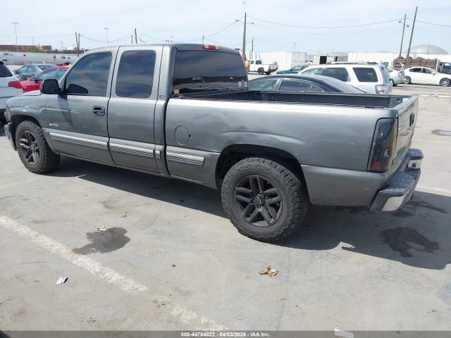 2001 CHEVROLET SILVERADO 1500 2GCEC19TX11126064 Photo 2