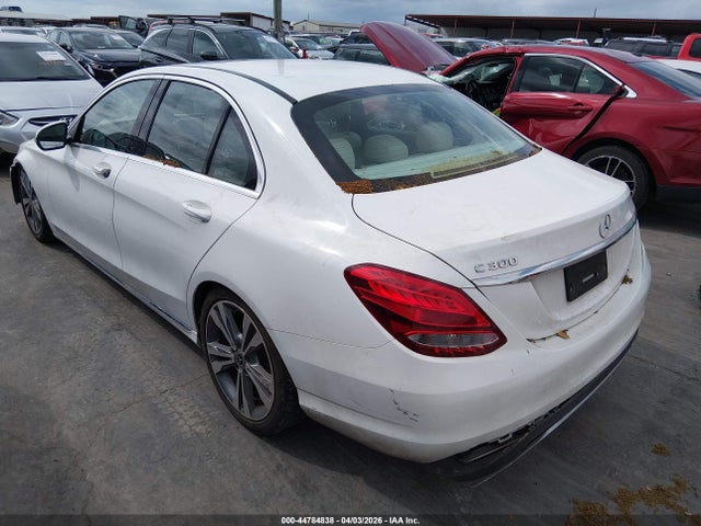 2018 MERCEDES-BENZ C 300 55SWF4JB7JU275673 Photo 2
