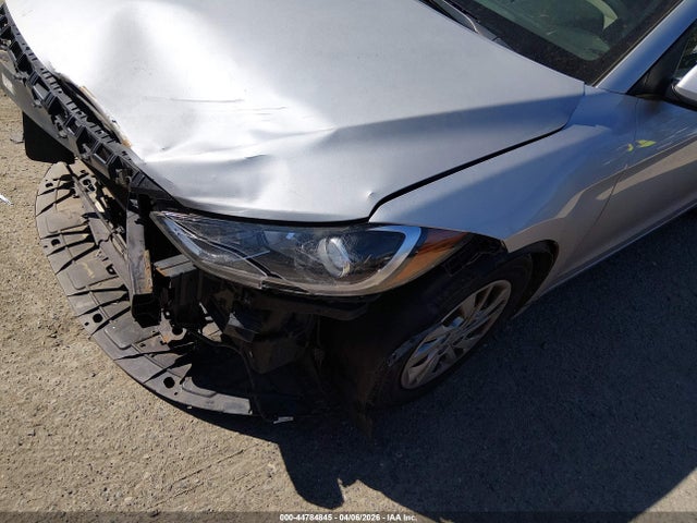 5NPD74LF1JH217906 Hyundai ELANTRA SE