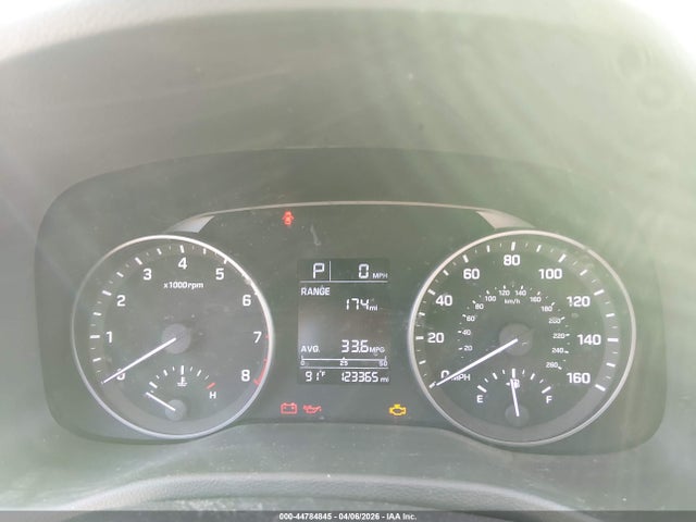 5NPD74LF1JH217906 Hyundai ELANTRA SE
