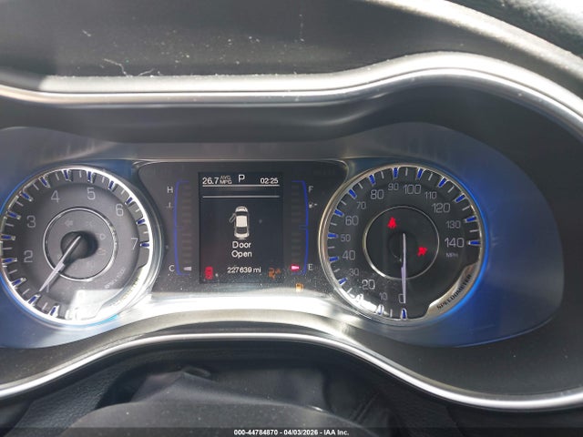 Продажа на аукционе авто 2015 Chrysler 200 Limited, vin: 1C3CCCAB5FN745445, номер лота: 44784870