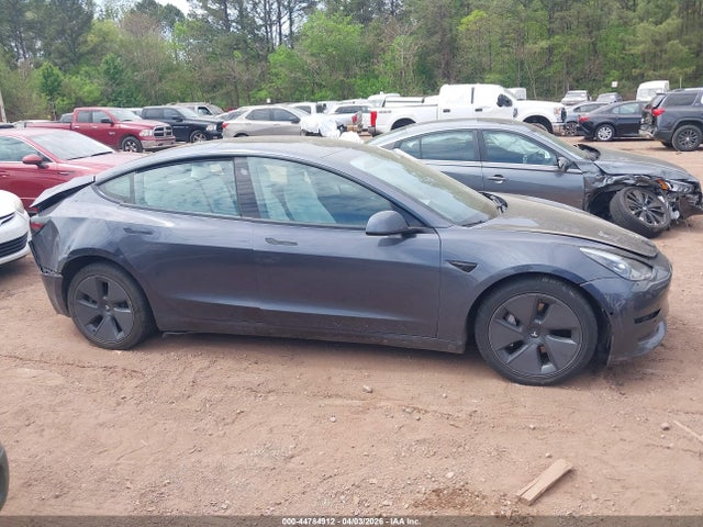 2021 Tesla Model 3 Long Range Dual Motor All-wheel Drive მანქანა იყიდება აუქციონზე, vin: 5YJ3E1EB4MF992844, აუქციონის ნომერი: 44784912