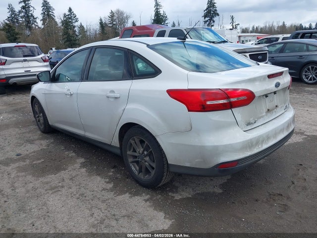 2015 FORD FOCUS 1FADP3F21FL204567 Photo 2