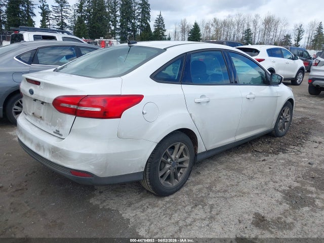 2015 FORD FOCUS 1FADP3F21FL204567 Photo 3