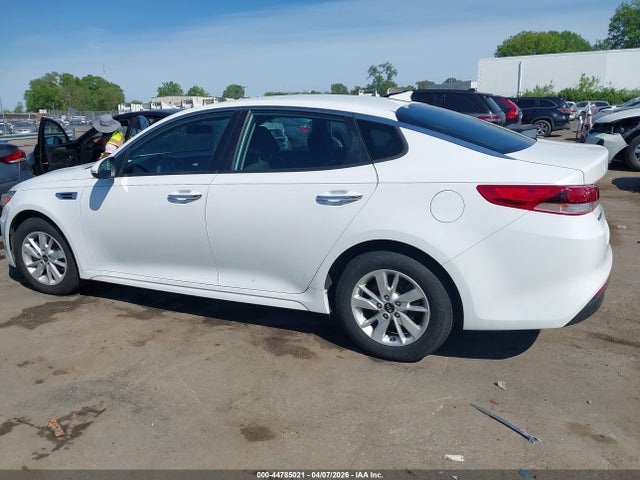Продажа на аукционе авто 2017 Kia Optima Lx, vin: 5XXGT4L3XHG130977, номер лота: 44785021