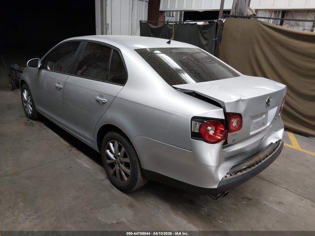 2010 VOLKSWAGEN JETTA 3VWJZ7AJ0AM067672 Photo 2
