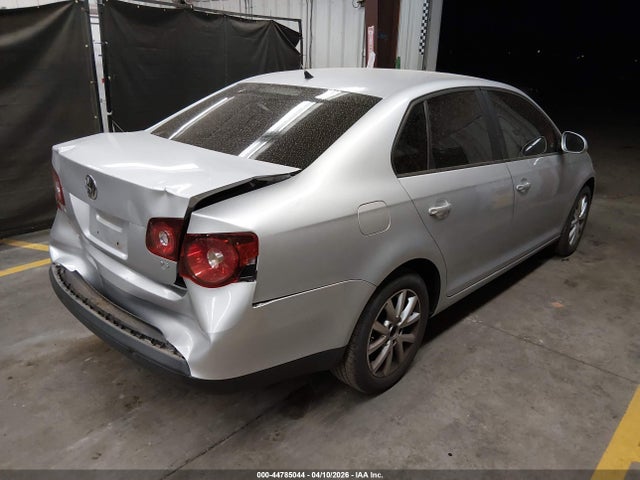 2010 VOLKSWAGEN JETTA 3VWJZ7AJ0AM067672 Photo 3