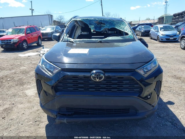 2T3F1RFV7LW118240 Toyota RAV4 LE