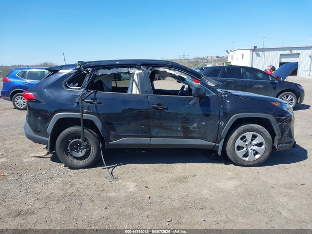 2T3F1RFV7LW118240 Toyota RAV4 LE