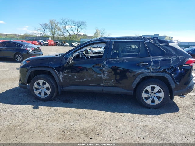 2T3F1RFV7LW118240 Toyota RAV4 LE
