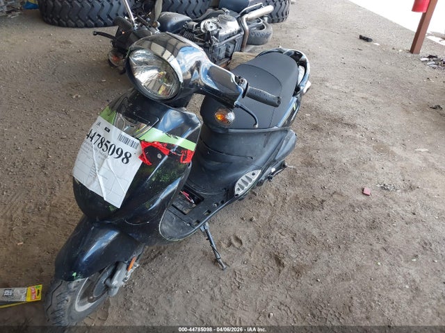 Genuine Scooter Co. Buddy 125 2020 RFVPAC205L1019898 Image 2