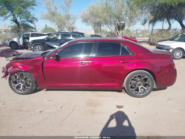 2C3CCABG2JH313928 Chrysler 300 300s