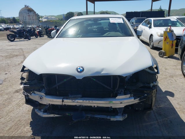 WBAJA9C53KB388231 BMW 530e Iperformance