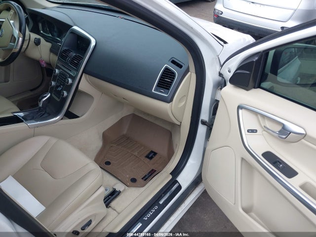 2015 VOLVO XC60 YV4612RK6F2692234 Photo 4