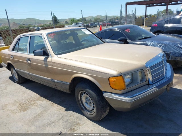 1985 MERCEDES-BENZ 380 WDBCA32C3FA151998