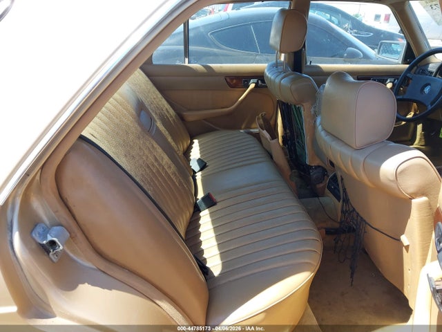 1985 MERCEDES-BENZ 380 WDBCA32C3FA151998 Photo 7