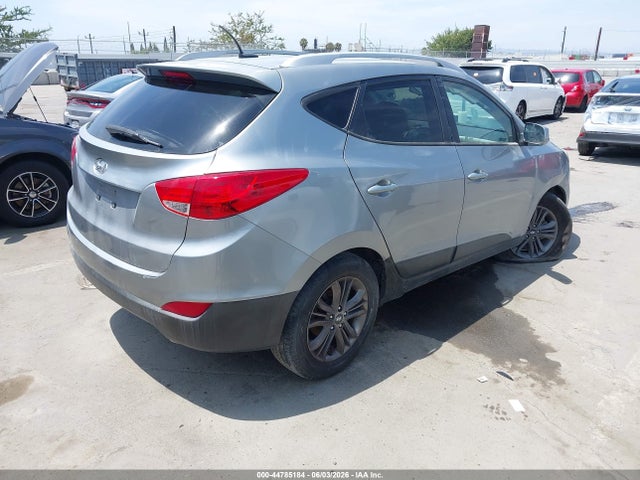KM8JU3AG3FU059529 Hyundai TUCSON SE