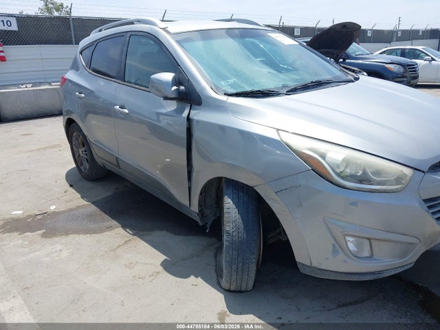 KM8JU3AG3FU059529 Hyundai TUCSON SE