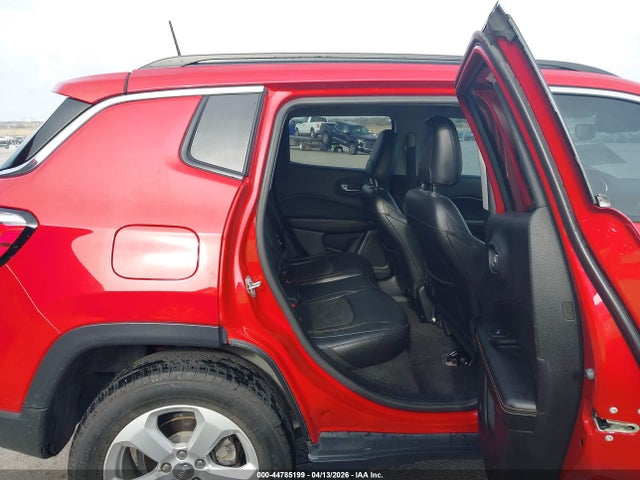 2018 Jeep Compass Latitude 4x4 მანქანა იყიდება აუქციონზე, vin: 3C4NJDBB8JT139385, აუქციონის ნომერი: 44785199