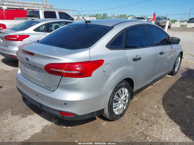 Ford FOCUS S 2016 1FADP3E26GL366195 Image 4