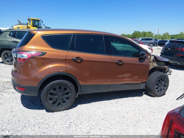 2017 Ford Escape S მანქანა იყიდება აუქციონზე, vin: 1FMCU0F76HUA27578, აუქციონის ნომერი: 44785314