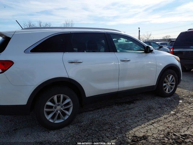 Продажа на аукционе авто 2017 Kia Sorento 2.4l Lx, vin: 5XYPG4A35HG288937, номер лота: 44785321
