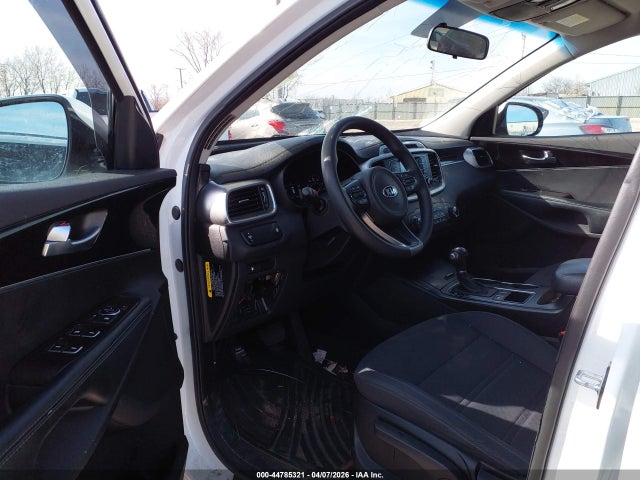 Продажа на аукционе авто 2017 Kia Sorento 2.4l Lx, vin: 5XYPG4A35HG288937, номер лота: 44785321