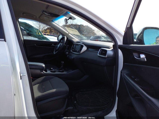 Продажа на аукционе авто 2017 Kia Sorento 2.4l Lx, vin: 5XYPG4A35HG288937, номер лота: 44785321