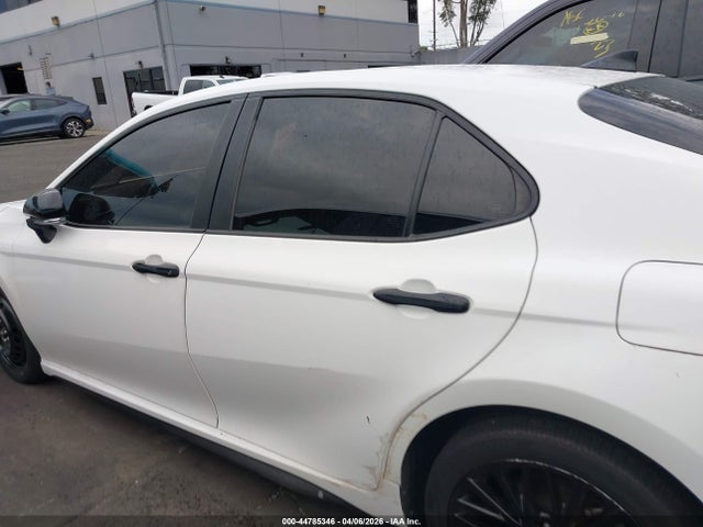 44785346 :رقم المزاد ، 4T1T11AK0NU029736 vin ، 2022 Toyota Camry Se Nightshade Edition مزاد بيع
