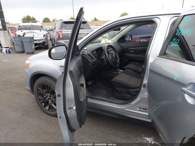 2017 MITSUBISHI OUTLANDER SPORT JA4AP3AU9HZ069676 Photo 4