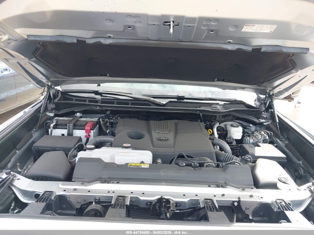2026 Toyota Tundra Limited Crewmax 5.5' Bed მანქანა იყიდება აუქციონზე, vin: 5TFWA5DB8TX338774, აუქციონის ნომერი: 44785400