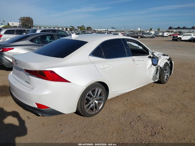 Lexus IS 300 2020 JTHDA1D24L5107462 Image 4